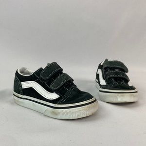 Vans classic sneaker Velcro straps size 6 little kid/toddler